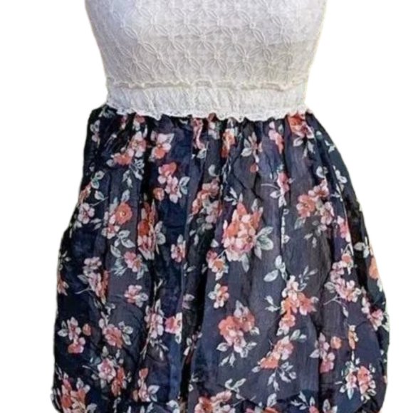 NWT Charlotte Russe Sleeveless Lace Mini Dress - Picture 5 of 7